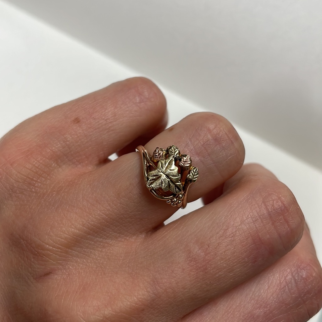 10k Black Hills Gold Yellow & Rosegold Ring